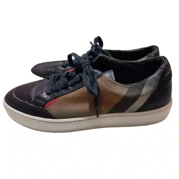 Burberry women’s shoes size 38 - Picture 1 of 12